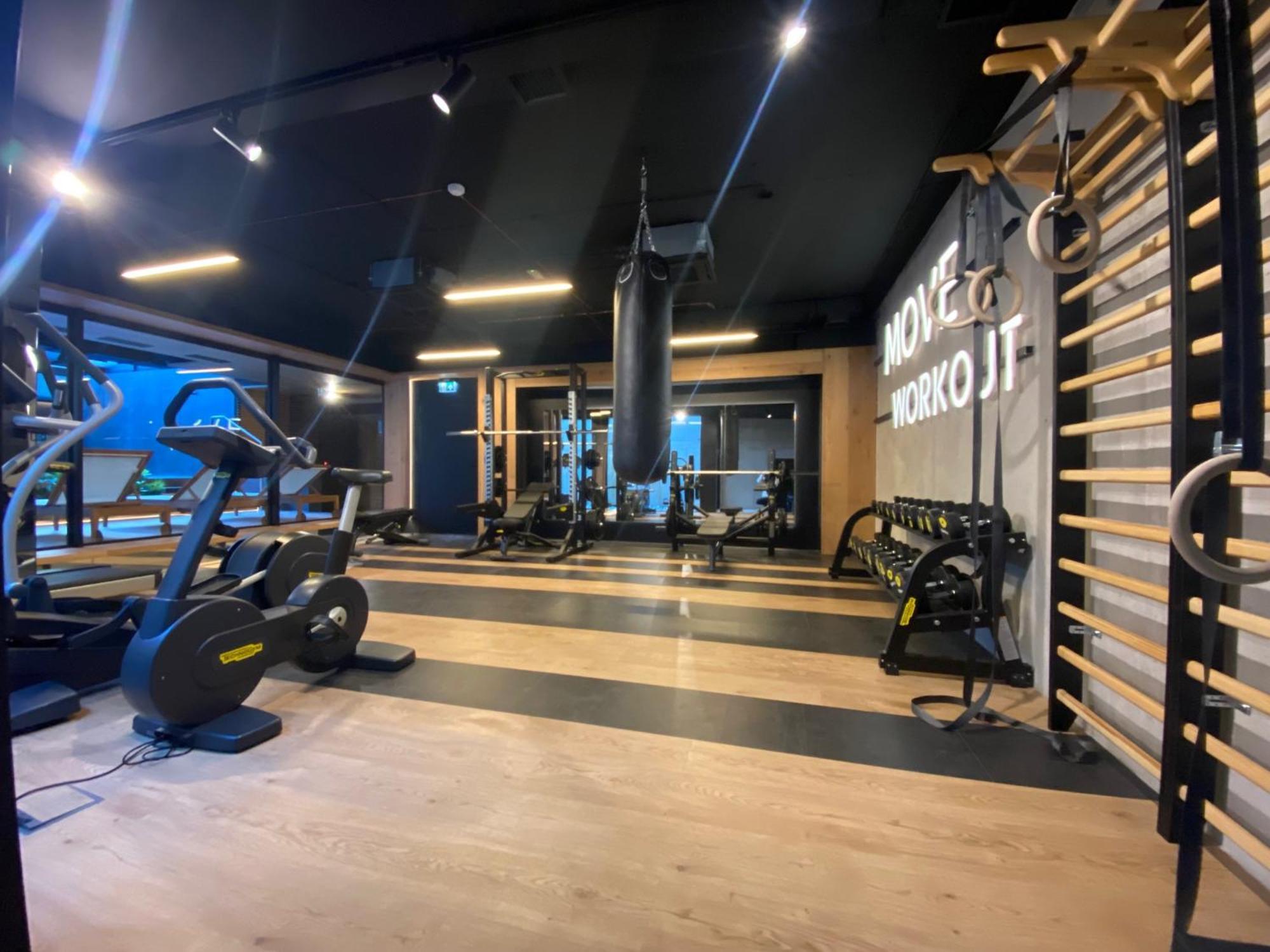 Vistula Avenue Apartment Free Parking, Swimming Pool, Sauna & Gym Krakau Buitenkant foto