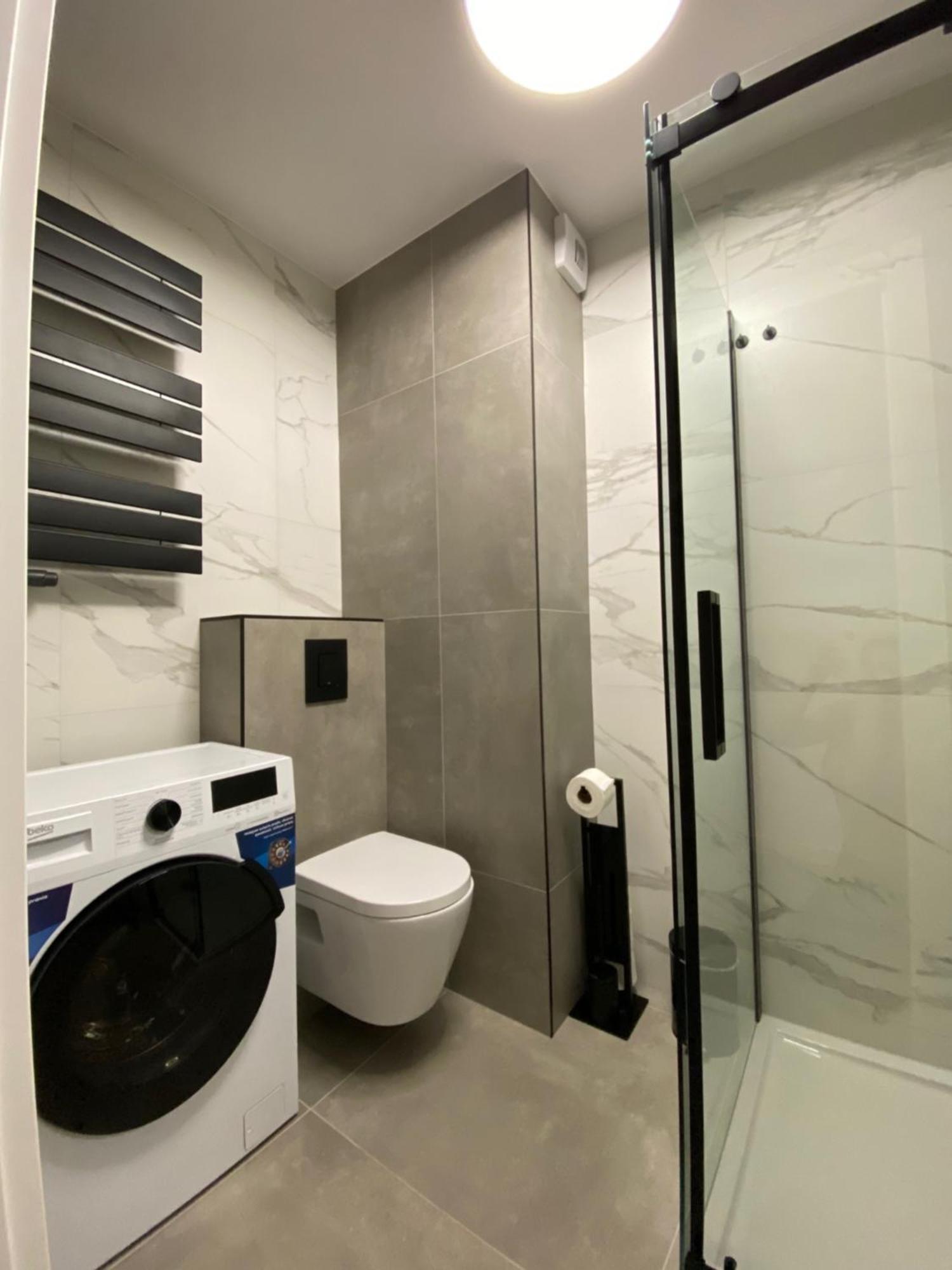 Vistula Avenue Apartment Free Parking, Swimming Pool, Sauna & Gym Krakau Buitenkant foto