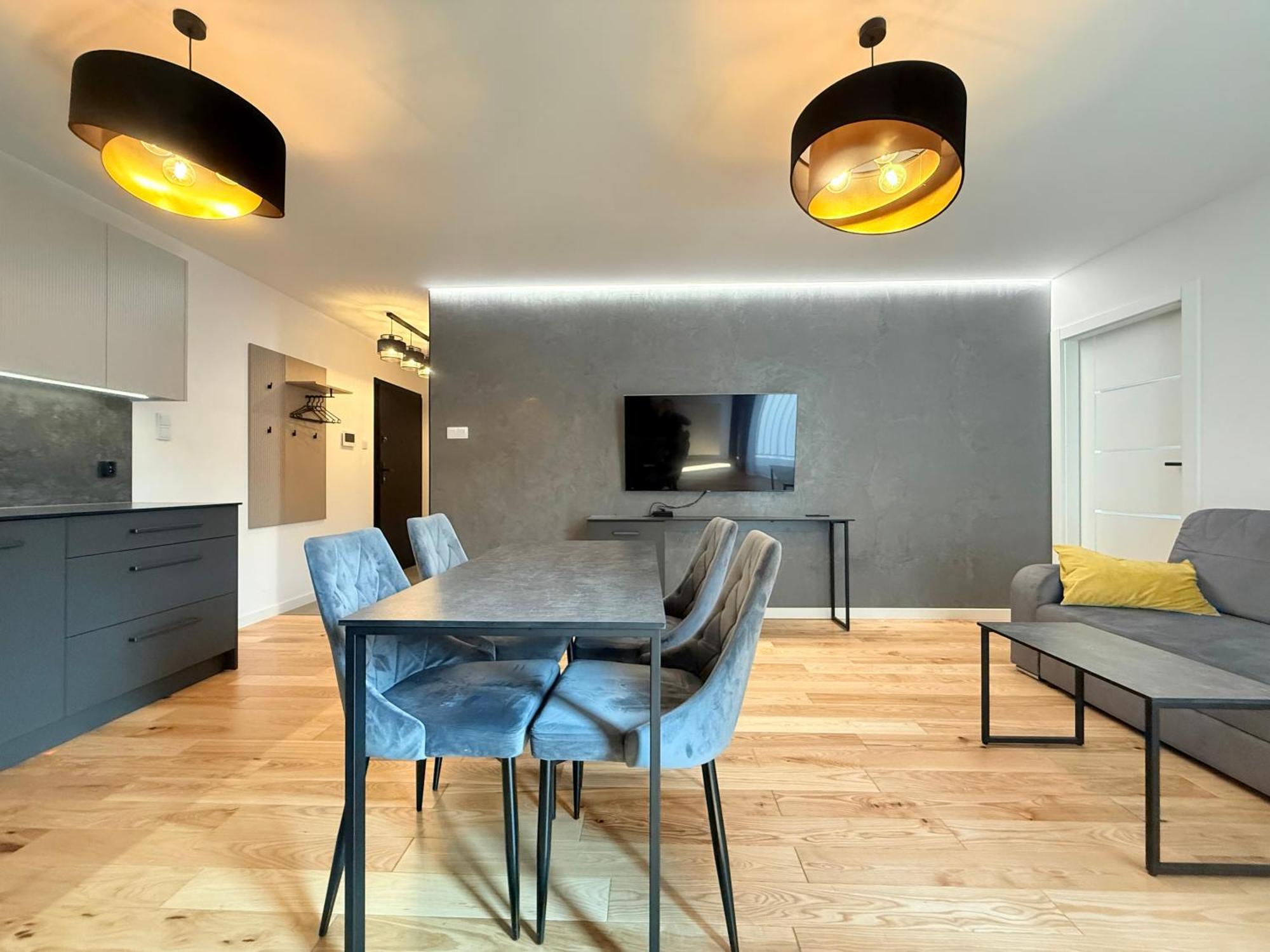Vistula Avenue Apartment Free Parking, Swimming Pool, Sauna & Gym Krakau Buitenkant foto